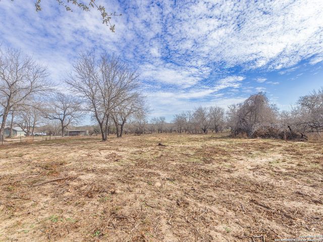 1511 Meadow Glen, Adkins, TX 78101