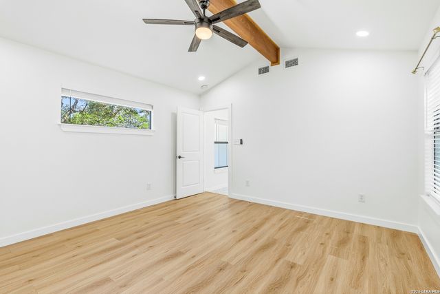 221 W HIGHLAND DR, Boerne, TX 78006
