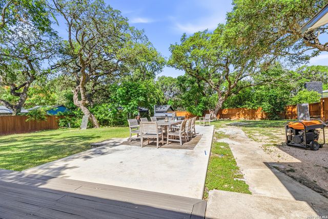 221 W HIGHLAND DR, Boerne, TX 78006