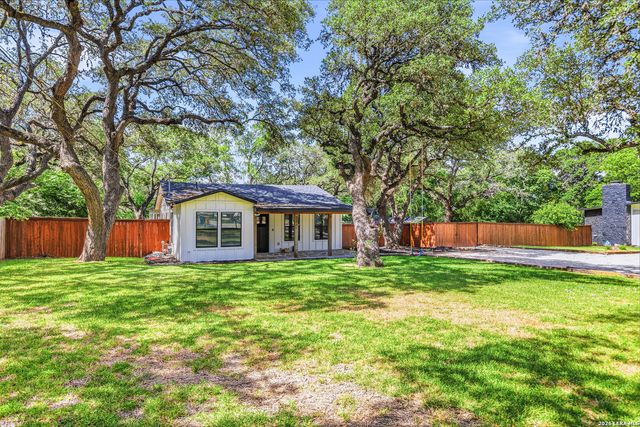 221 W HIGHLAND DR, Boerne, TX 78006