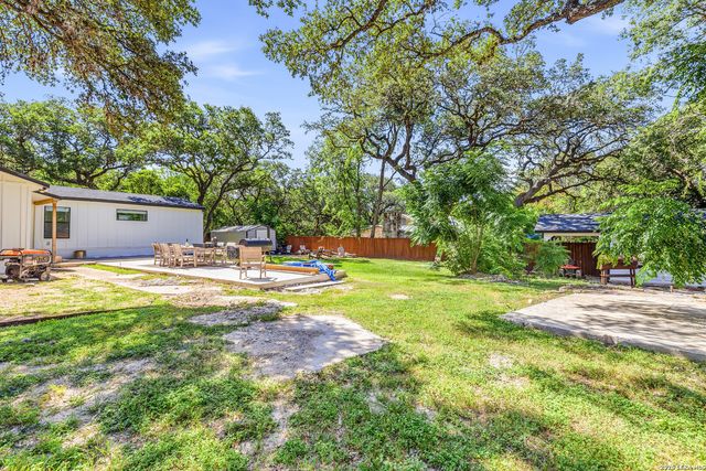 221 W HIGHLAND DR, Boerne, TX 78006