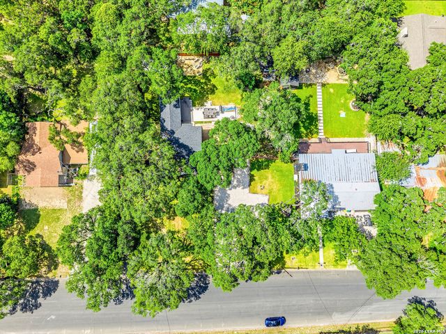 221 W HIGHLAND DR, Boerne, TX 78006