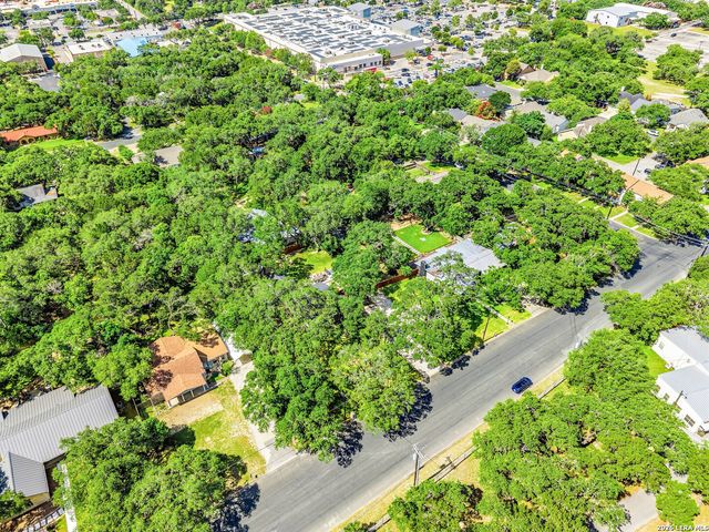 221 W HIGHLAND DR, Boerne, TX 78006