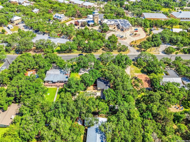 221 W HIGHLAND DR, Boerne, TX 78006