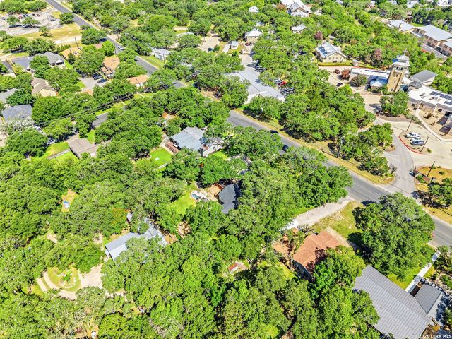 221 W HIGHLAND DR, Boerne, TX 78006