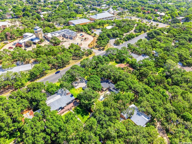 221 W HIGHLAND DR, Boerne, TX 78006
