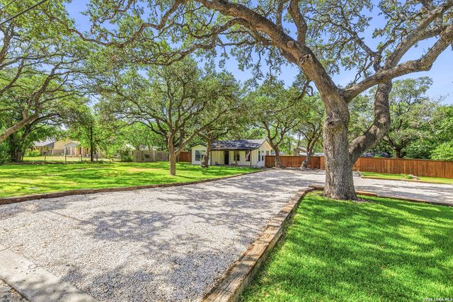 221 W HIGHLAND DR, Boerne, TX 78006