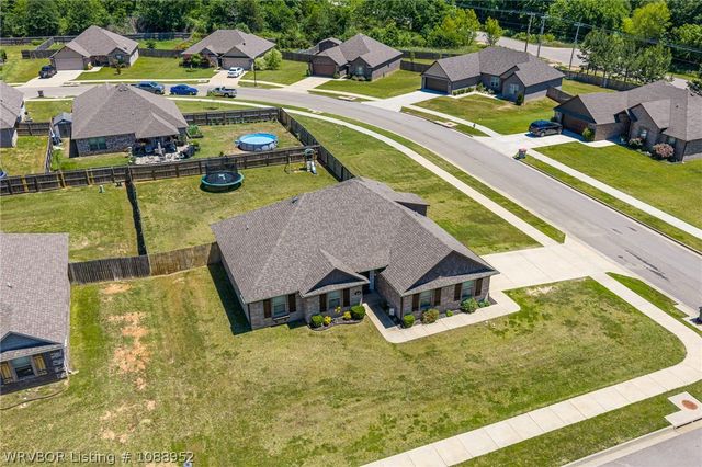 1006 Snow Goose Way, Barling, AR 72923