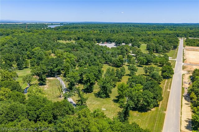 1006 Snow Goose Way, Barling, AR 72923