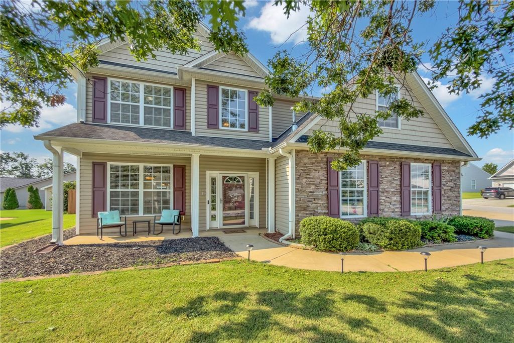 1010 Blythwood Drive, Piedmont, SC 29673