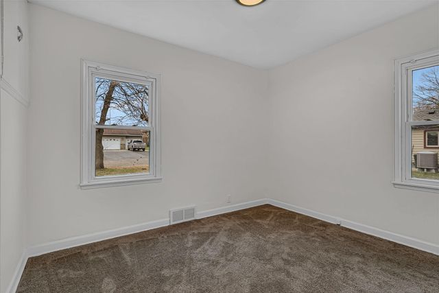 400 Chinook Avenue SW, Avon, MN 56310