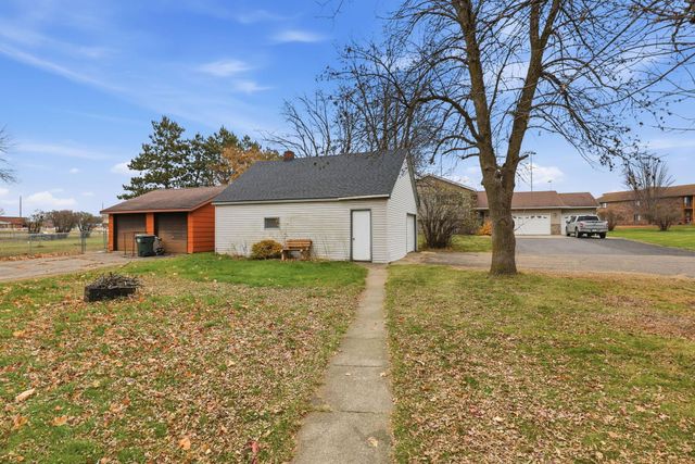 400 Chinook Avenue SW, Avon, MN 56310