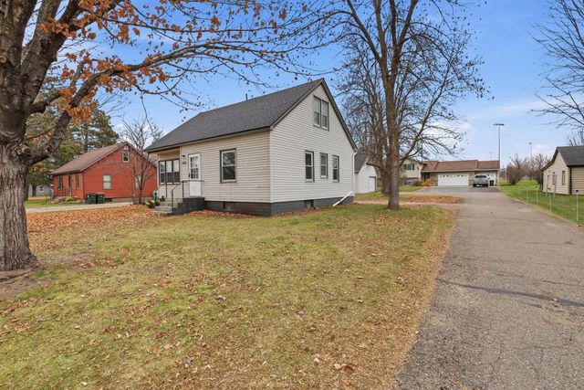 400 Chinook Avenue SW, Avon, MN 56310