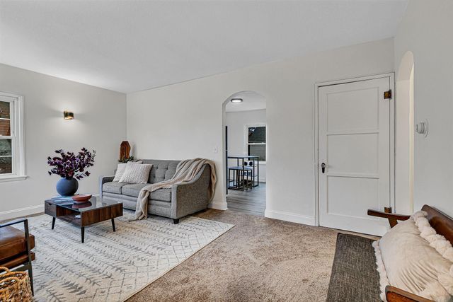 400 Chinook Avenue SW, Avon, MN 56310