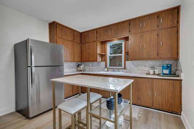 400 Chinook Avenue SW, Avon, MN 56310