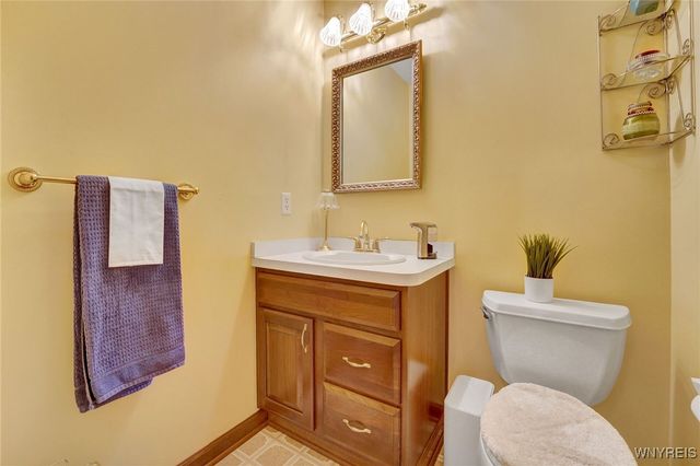 15 Brentwood Common, Orchard Park, NY 14127