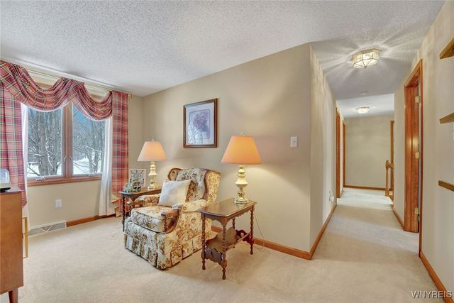 15 Brentwood Common, Orchard Park, NY 14127