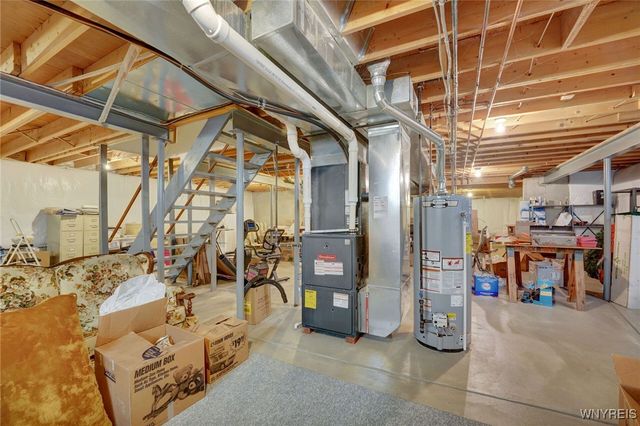 15 Brentwood Common, Orchard Park, NY 14127