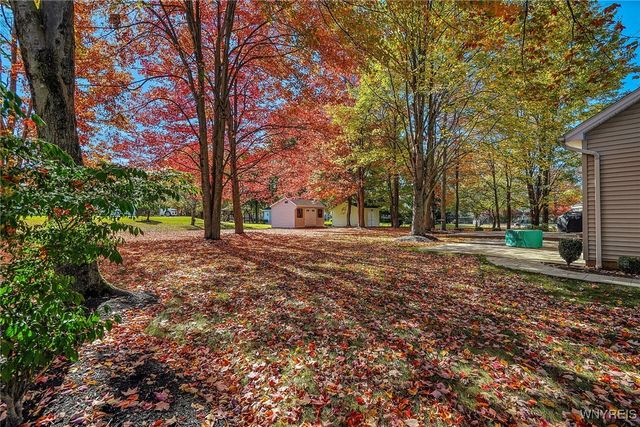 15 Brentwood Common, Orchard Park, NY 14127