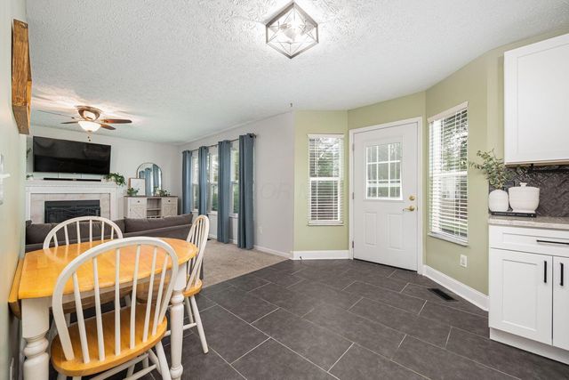 400 Sandmar Court, Pataskala, OH 43062