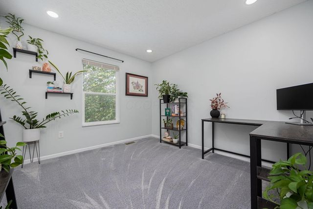 400 Sandmar Court, Pataskala, OH 43062