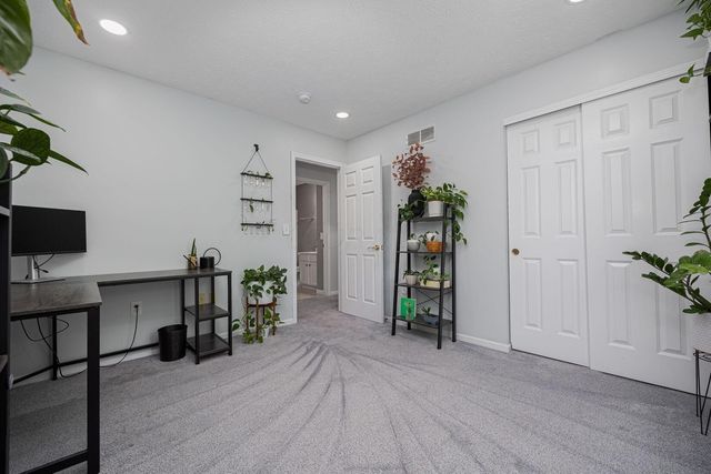 400 Sandmar Court, Pataskala, OH 43062