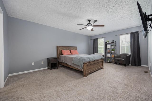 400 Sandmar Court, Pataskala, OH 43062