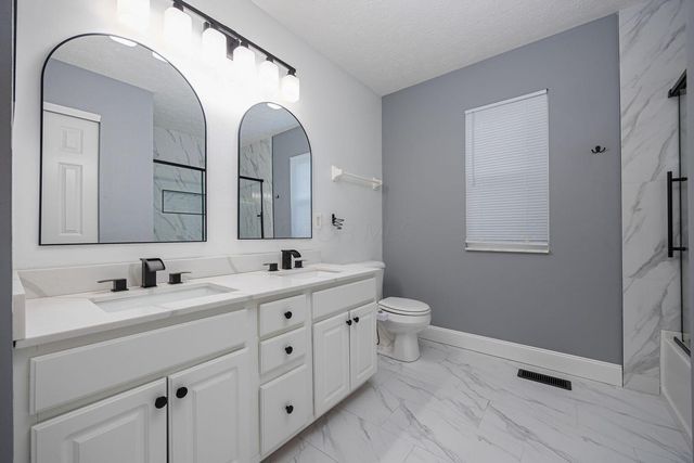 400 Sandmar Court, Pataskala, OH 43062