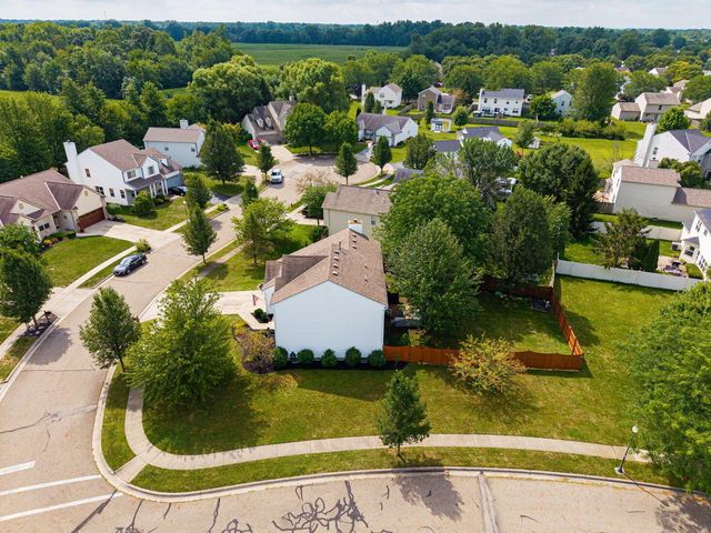 400 Sandmar Court, Pataskala, OH 43062