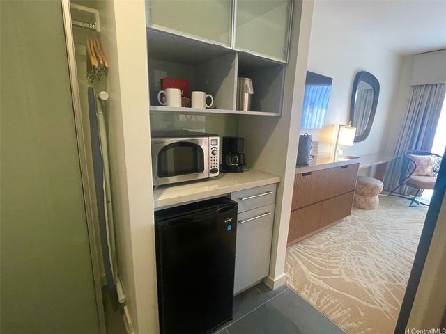 410 Atkinson Drive 957, Honolulu, HI 96814