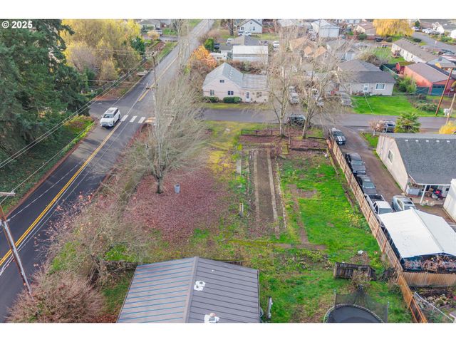 160 E 7TH St, Lafayette, OR 97127