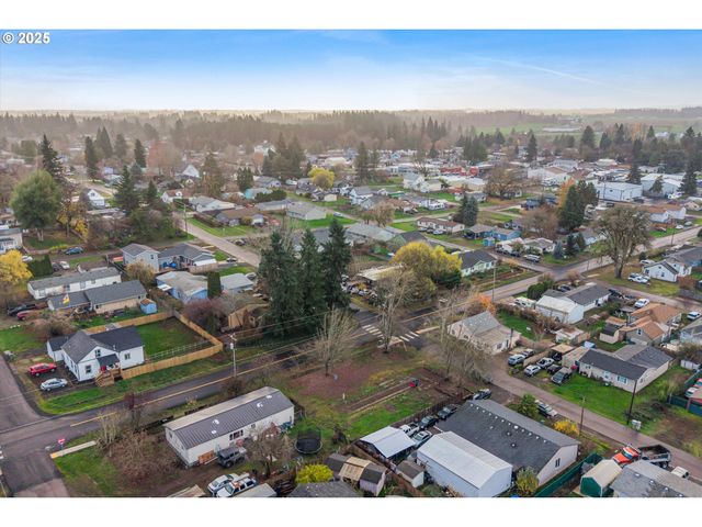 160 E 7TH St, Lafayette, OR 97127