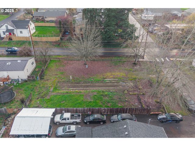 160 E 7TH St, Lafayette, OR 97127