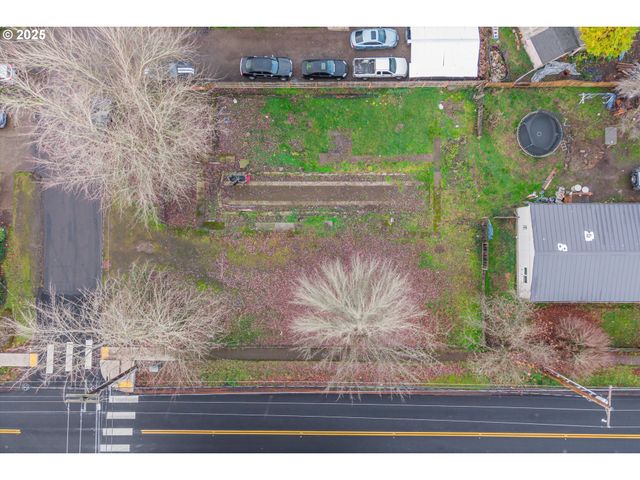 160 E 7TH St, Lafayette, OR 97127