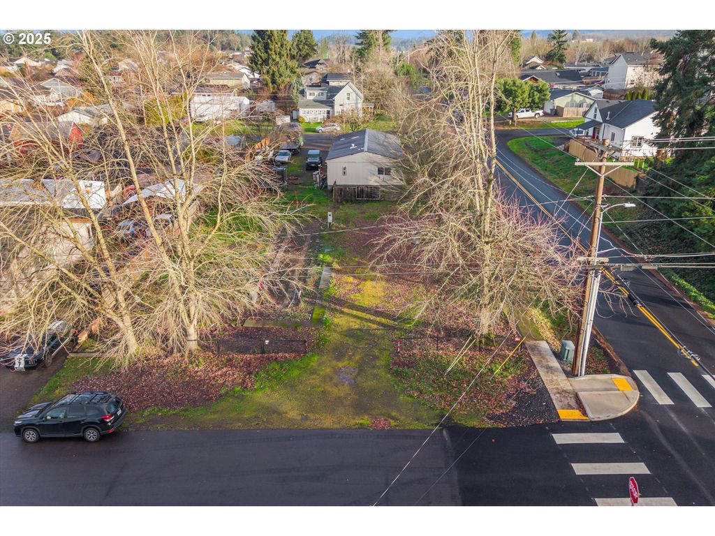 160 E 7TH St, Lafayette, OR 97127