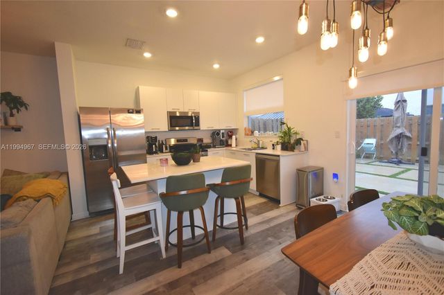 12107 NW 24th Pl, Miami, FL 33167