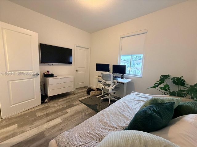 12107 NW 24th Pl, Miami, FL 33167