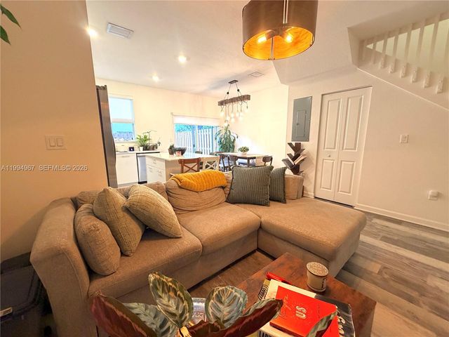 12107 NW 24th Pl, Miami, FL 33167