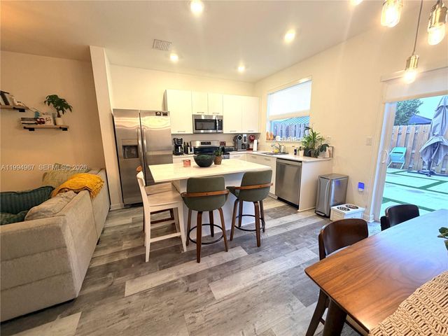 12107 NW 24th Pl, Miami, FL 33167