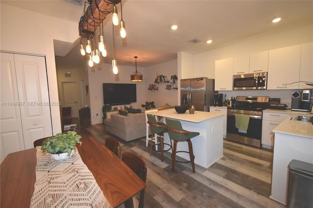 12107 NW 24th Pl, Miami, FL 33167