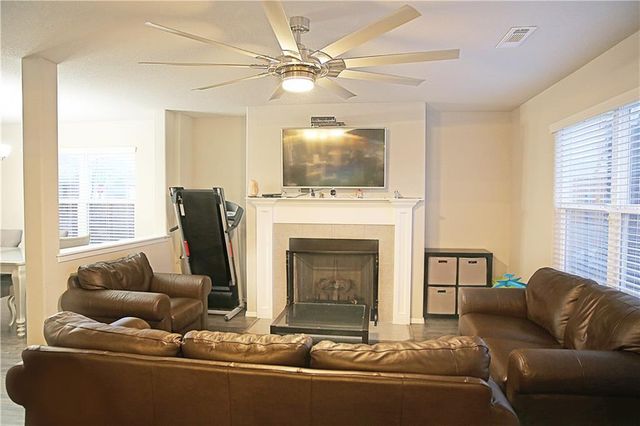 801 SW Loudon Drive, Bentonville, AR 72712