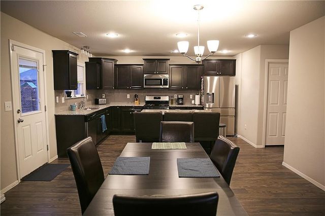 801 SW Loudon Drive, Bentonville, AR 72712