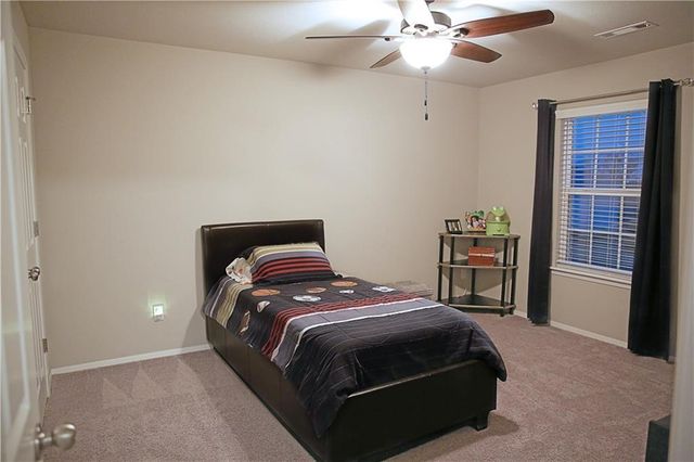 801 SW Loudon Drive, Bentonville, AR 72712