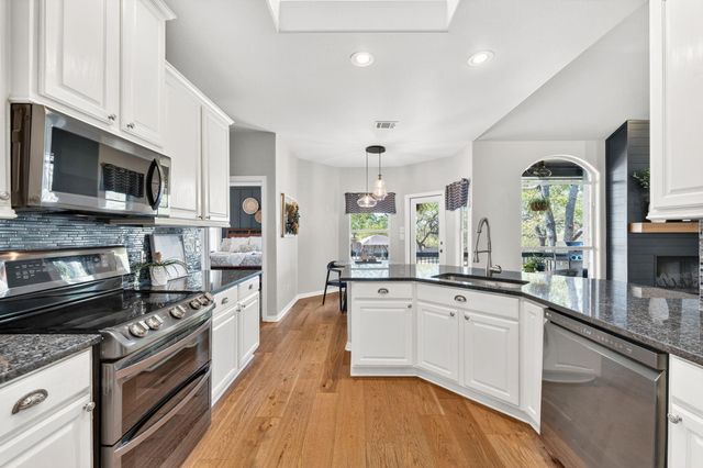 137 Ridgewood CV, Georgetown, TX 78633