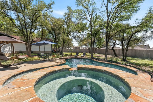 137 Ridgewood CV, Georgetown, TX 78633