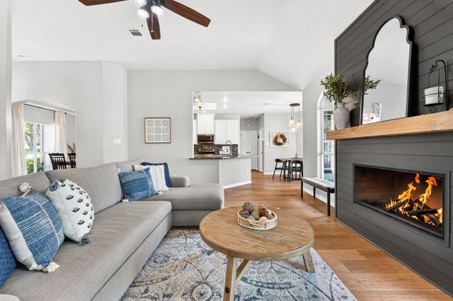 137 Ridgewood CV, Georgetown, TX 78633