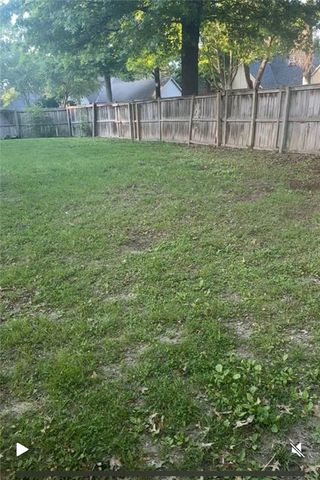 1330 NW Jefferson Court, Blue Springs, MO 64015