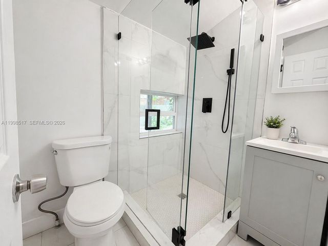 736 NW 41st St, Miami, FL 33127