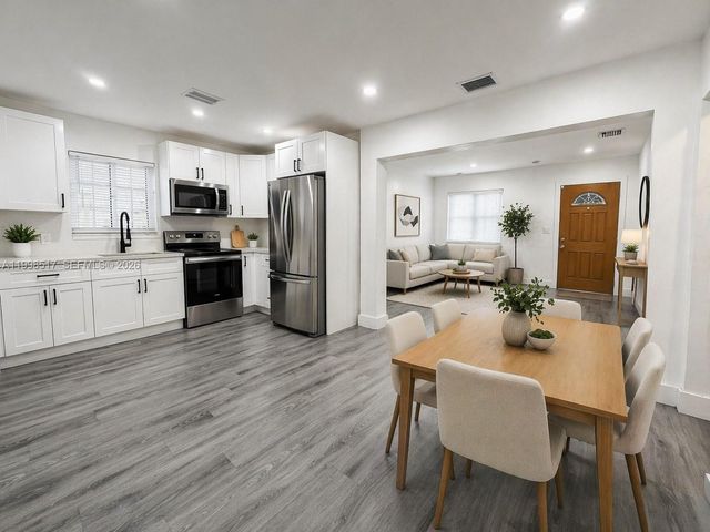 736 NW 41st St, Miami, FL 33127