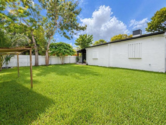 736 NW 41st St, Miami, FL 33127